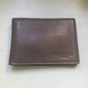 Slim Coach card and ID wallet